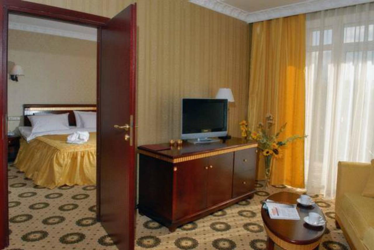 Royal Hotels And Spa Resorts Promenad トラスコヴェッツ エクステリア 写真